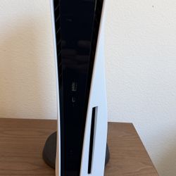 PlayStation PS5, 2 Controllers, 3 Games, Blu-ray’s, Mint