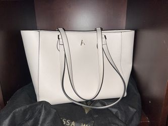 Vanessa Williams Tote/Handbag