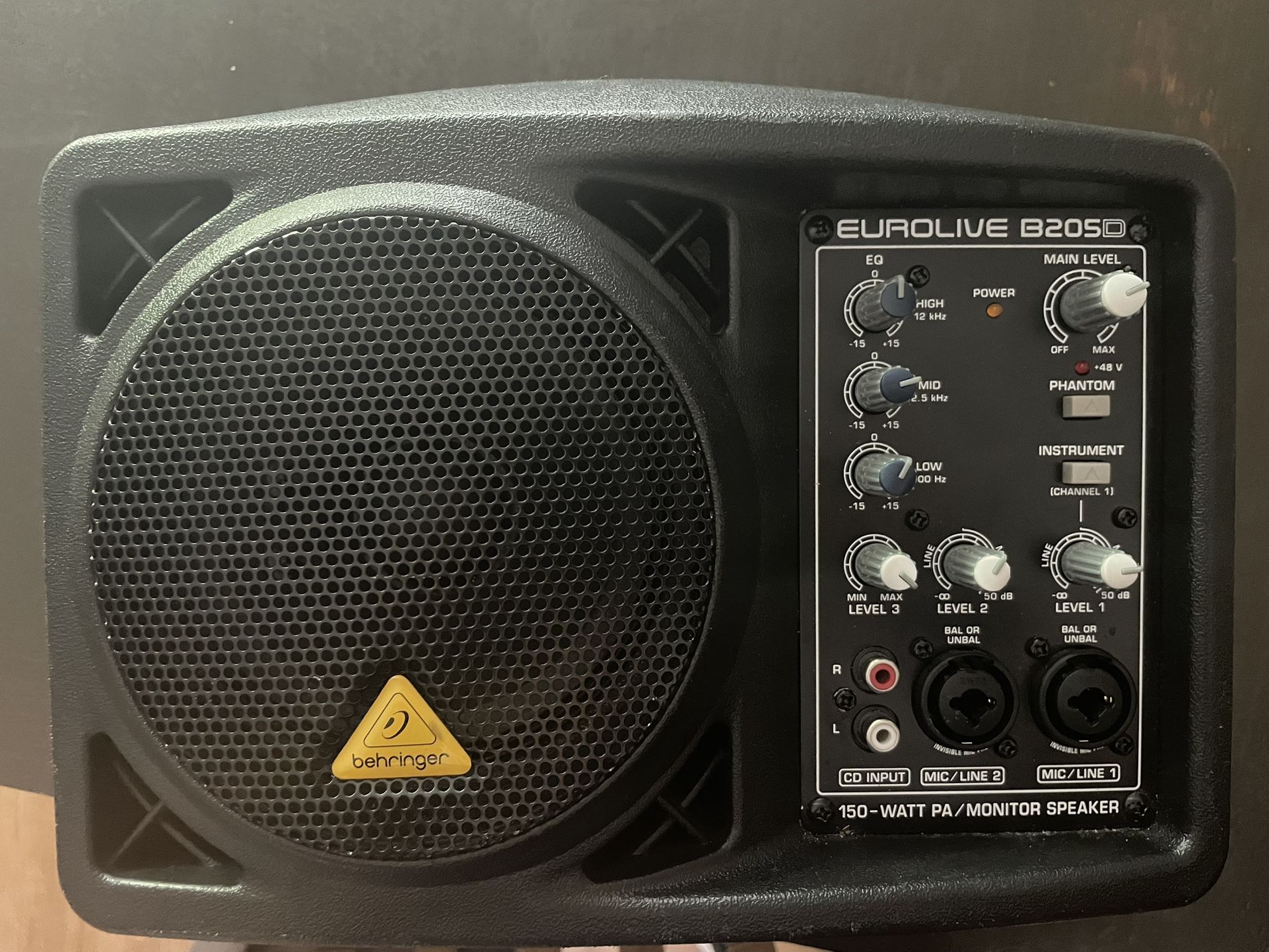 Behringer Eurolive B205D 150W 5.25 inch Powered Monitor Speaker