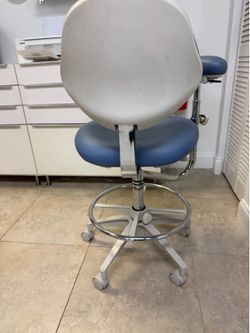 Dental assistant chair/tattoo artist chair