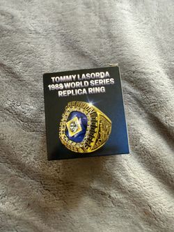 1988 World Series Ring Stadium Give-Away