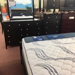 💥HUGE Blowout Furniture Sale!💥 Brand New 5PC Queen Size Bedroom Set! $50 Down Takes It Home Today!