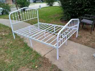 Vintage style medal bed frame