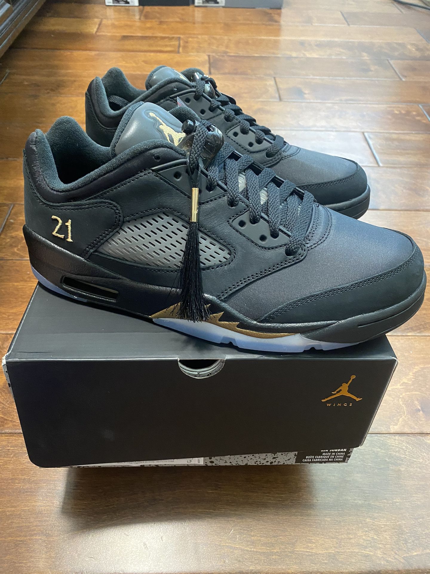 Jordan 5 Retro Low Wings 'Class Of 20-21' 9.5 for Sale in Los