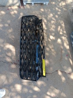 2025 Chevy Traverse Grill W/Camera