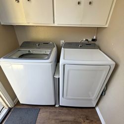 Washing machine and dryer. Samsung, in perfect working order, like new. I can deliver to your home and offer a warranty.