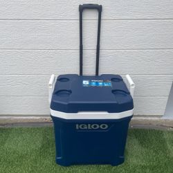 Igloo 62 Qt Rolling Cooler
