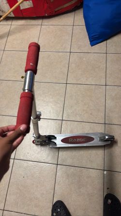 Razor A Foldable Kick Scooter - Silver and Red