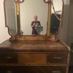 1930’s Dresser