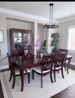 Dinning set for 6, China cabinet and buffet table. 3 pcs.