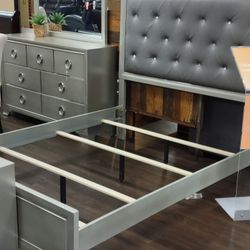 4pc Queen Bedroom Set Queen Bedframe Dresser Mirror Nightstand 