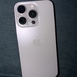 iPhone 15 Pro- White 256G, Unlocked Excellent Condition 