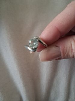 Green solitaire sterling silver ring