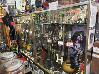 Vintage Guitars, KISS & Rock memorabilia