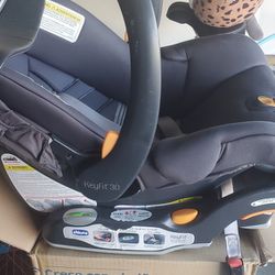 Chicco Car Seats 2 Available 