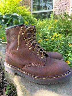Vintage Made in England Dr. Martens 1460 Boots Deadstock MIE (US Men 8 / Women 9)