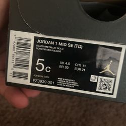 Jordan 1 Mid 5c