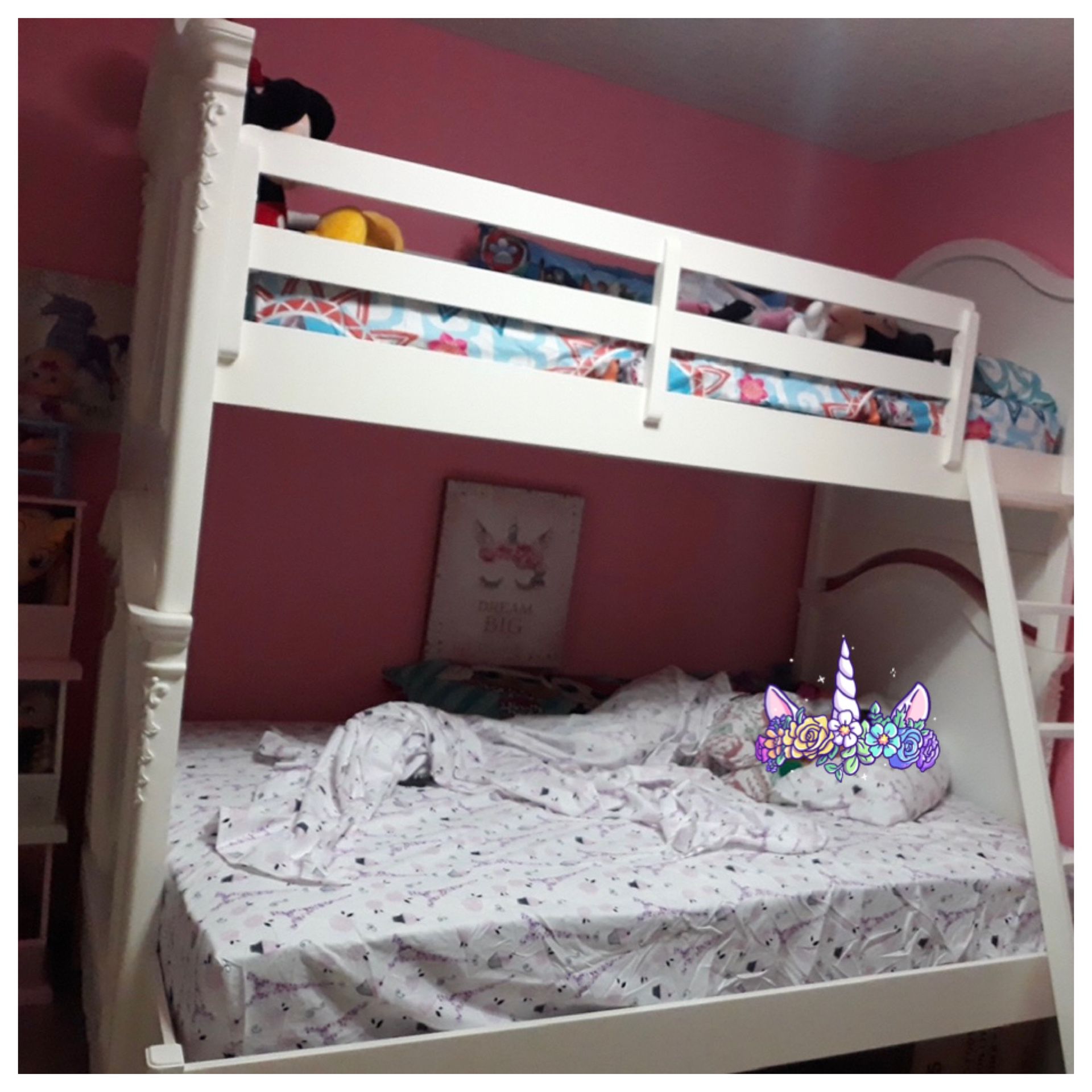 Twin/Twin or Twin/Full Bunk bed (Mattress not Included)