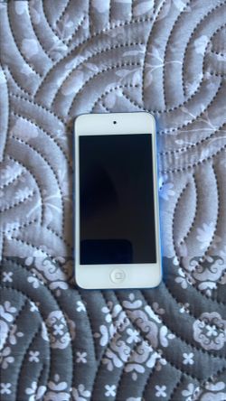 iPod 6th generation works good condition!