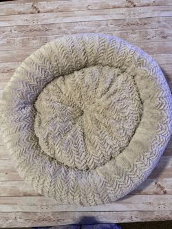 NWOT Calming Round Plush Pet Bed