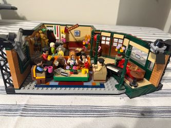 Lego Central Perk cafe