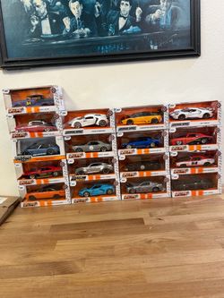 Die-cast cars lot NEW— READ DESCRIPTION