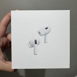 AirPods Pro (2nd Generation) with MagSafe Wireless Charging Case (USB-C)