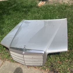 1(contact info removed) Mercedes W126 Hood