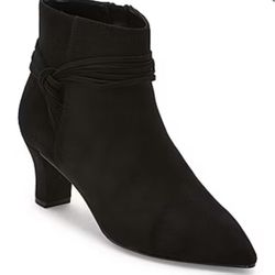 Women's Boots Size 10 New