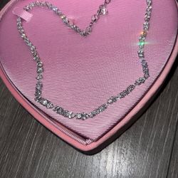 SWAROVSKI NECKLACE 