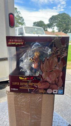 Bandai Figuarts Zero Dragon Ball Z Super Saiyan Son Gokou Figure
