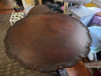 Vintage Mahogany Pie Crust Tilt-Top Table