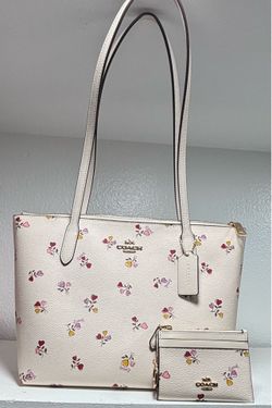 Coach Fiona Zip Tote Bag in Chalk Multi with a Heart Print ( WALLET INCLUDED‼️)