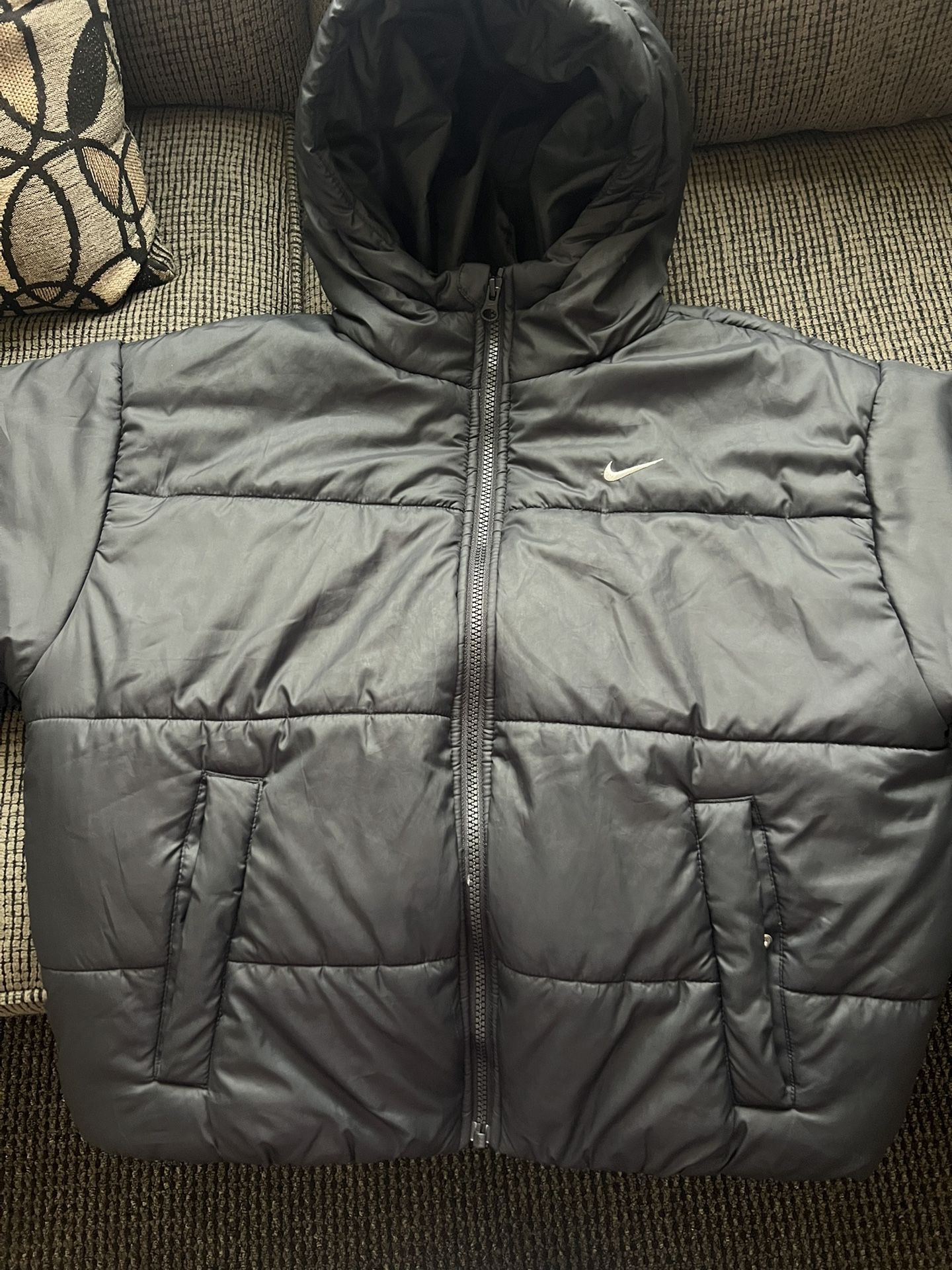 Small Women’s Nike Therma-Fit Coat