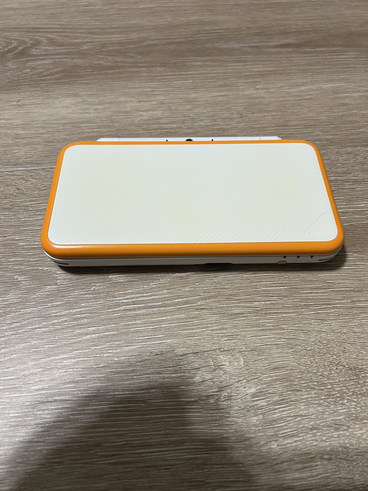 Nintendo 2DS XL with 200+ games