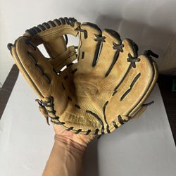 Wilson A1000  Baseball Glove 