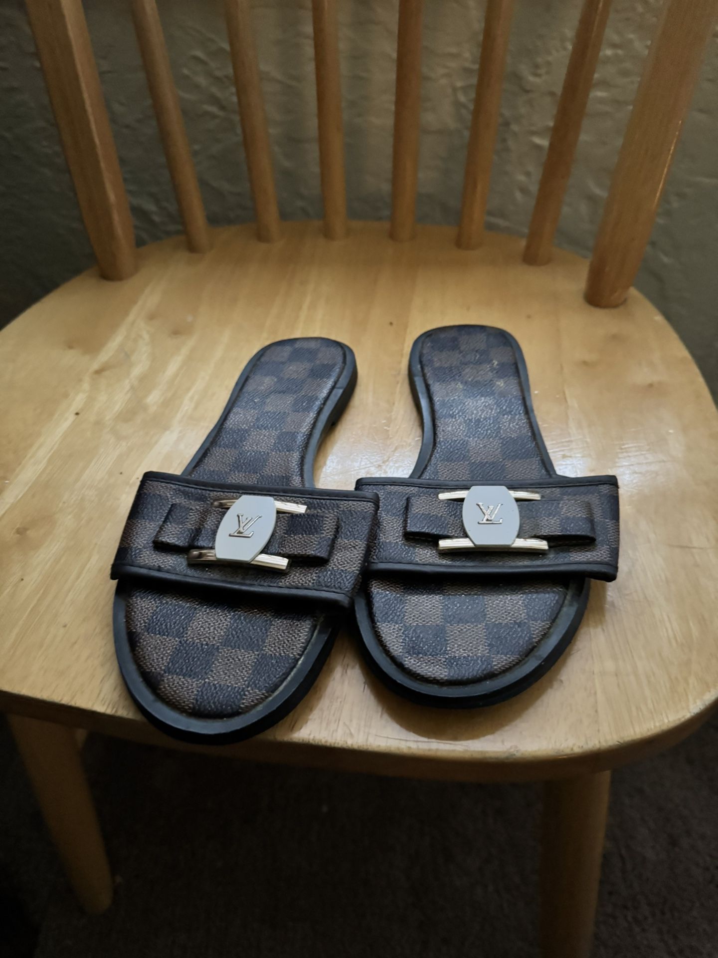 Louis Vuitton Lv Sandals Size 38 Women’s