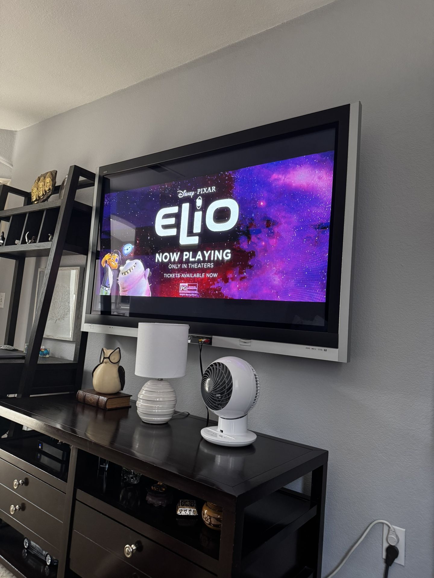 Monitor 65” Free