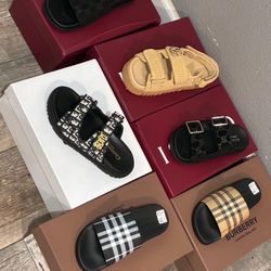 Slides / Sandals 