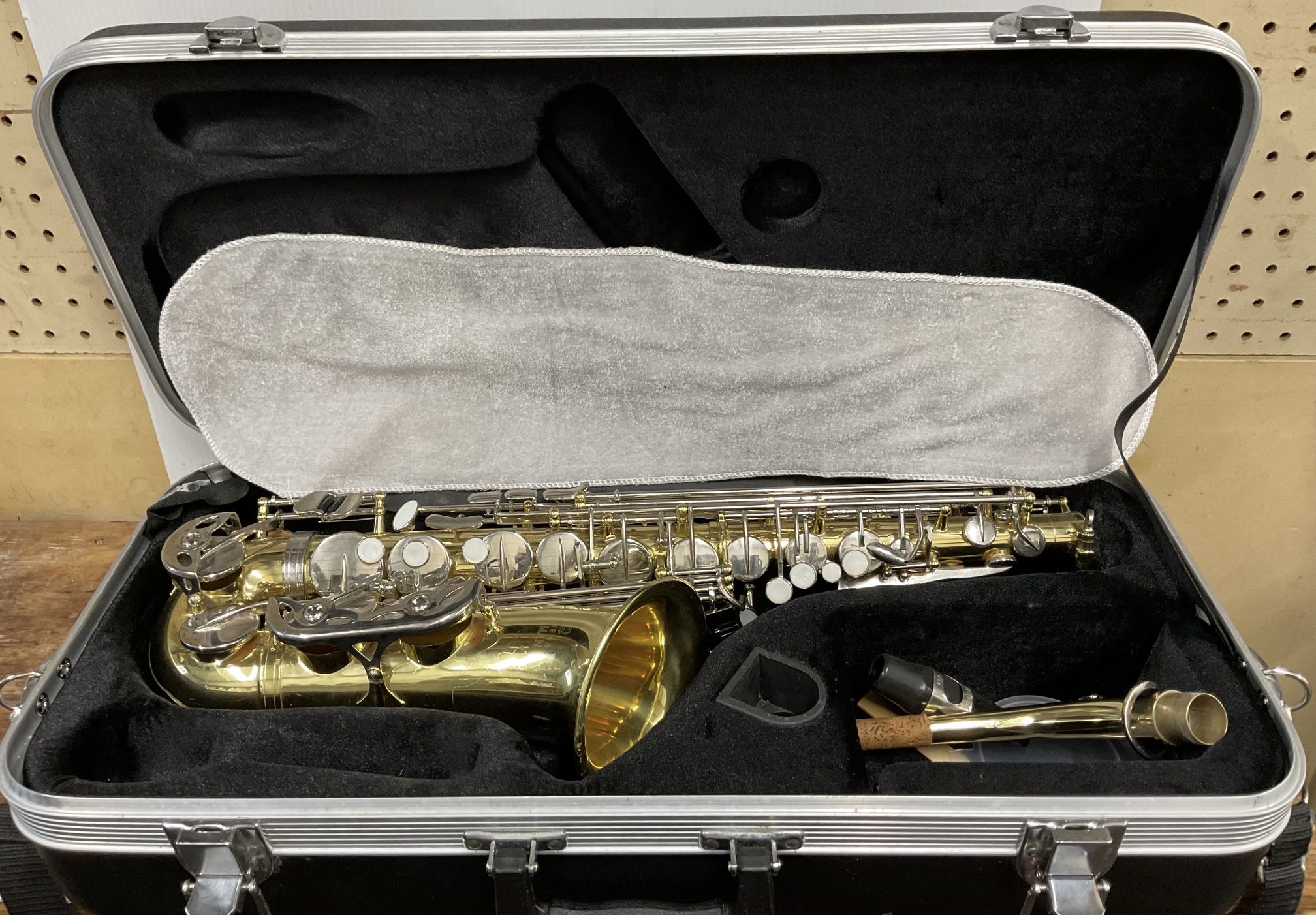 Eastman EAS240 student Alto Saxophone