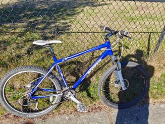 2011 Kona Blast MTB 19" 26er Hardtail 2x9 Shimano Hydraulic Brakes RockShox Tora180mm front rotors w/ Shimano Deore XT HB-M756 Front Hub Mavic Rim