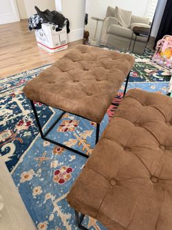 2 Ottomans