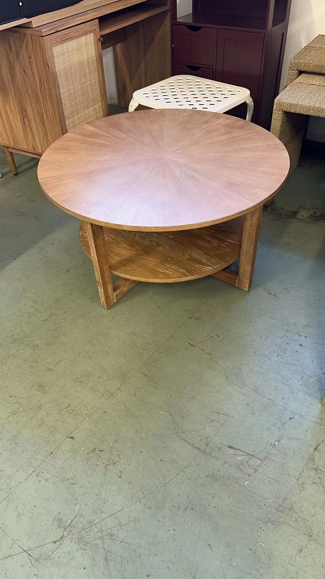 33.5” Round Coffee Table with Storage Shelf, Solid Wood Living Room Table with Umbrella Shaped Top, Farmhouse Center Cocktail Table for Office, Easy A