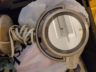 Like New Lighted Mirror