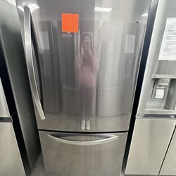 LG 33” Wide Bottom Freezer Refrige Unused 