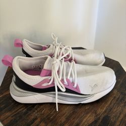 Ladies Puma Tennis Shoes 