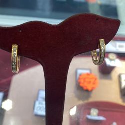 14k Gold Diamond Earrings 