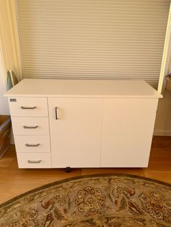 HORN Model 5400 Electric Lift Sewing Cabinet