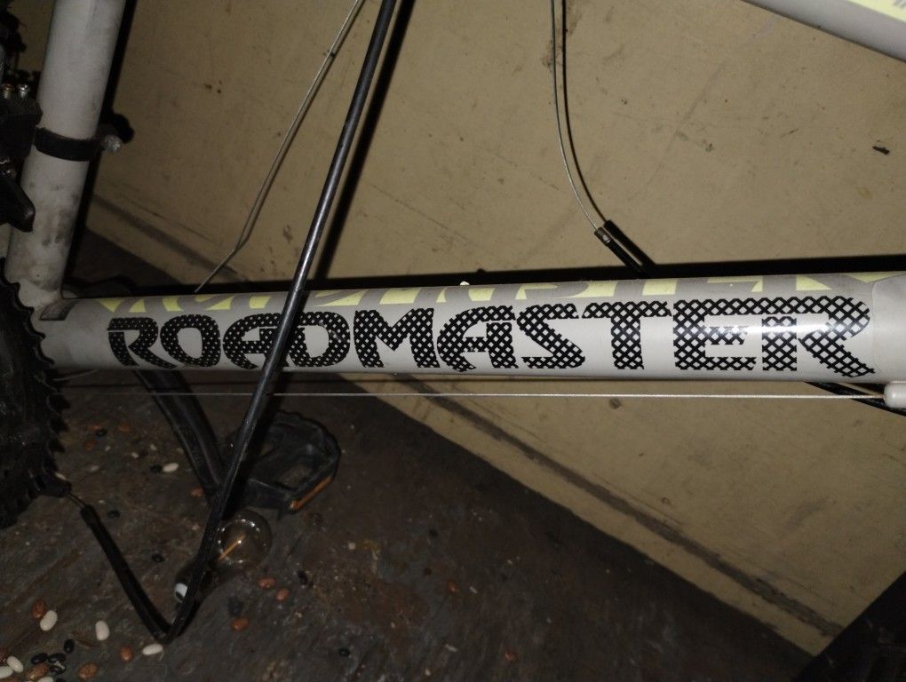 Roadmaster Granite Peak Men's Mountain Bike, 26" wheels, Parts Or Fixer Upper