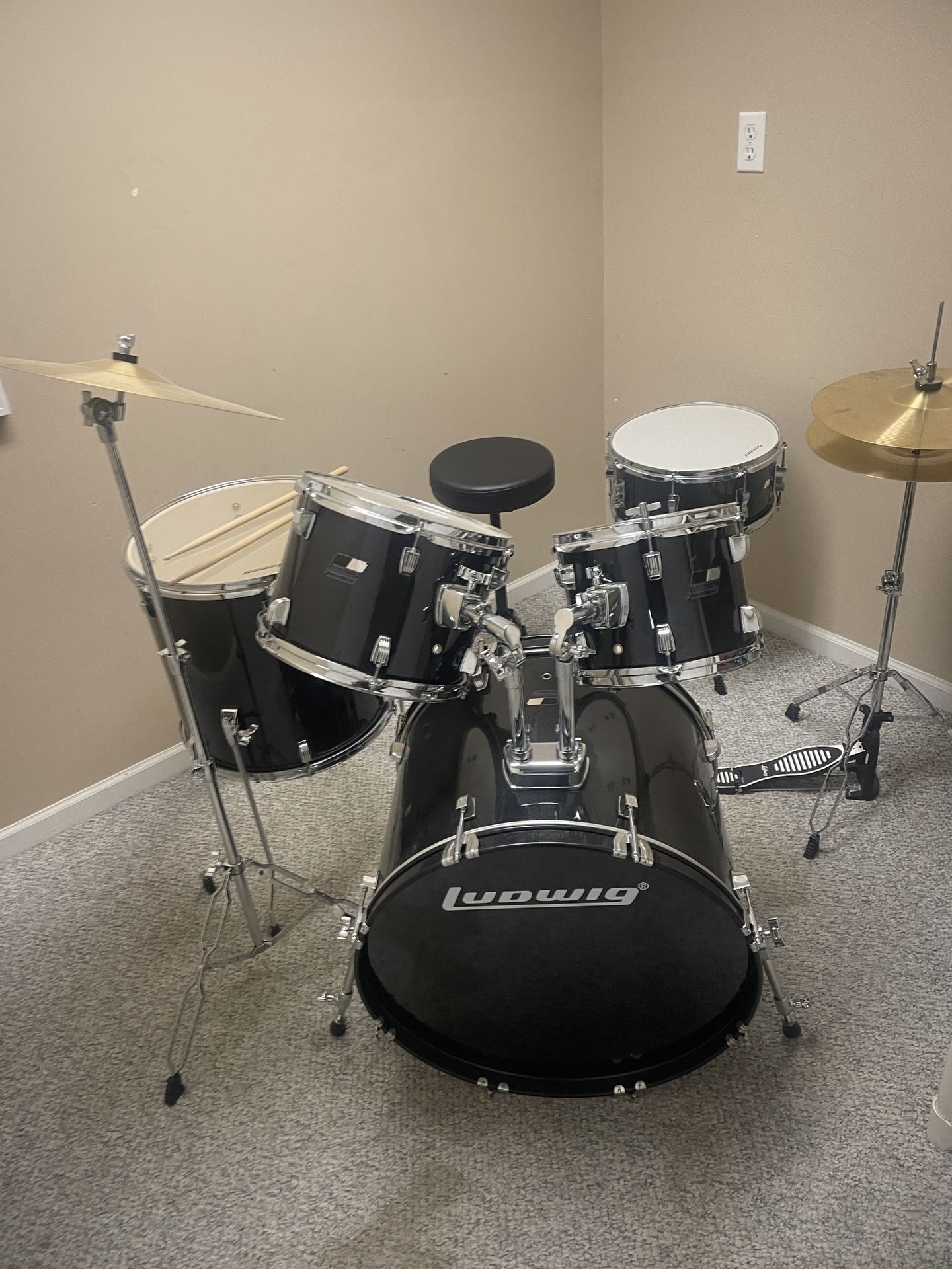 Ludwig Backbeat Complete Drumset